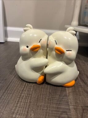 Cutesy Ceramic Duck Bookends/Bookstoppers
